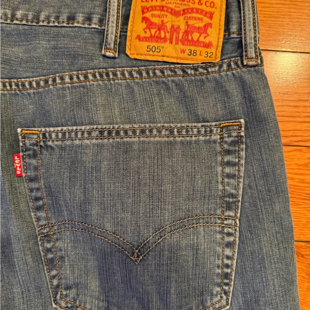 Levi’s 505 Jeans Men’s 38x32 Straight Leg Blue Denim Classic Fit